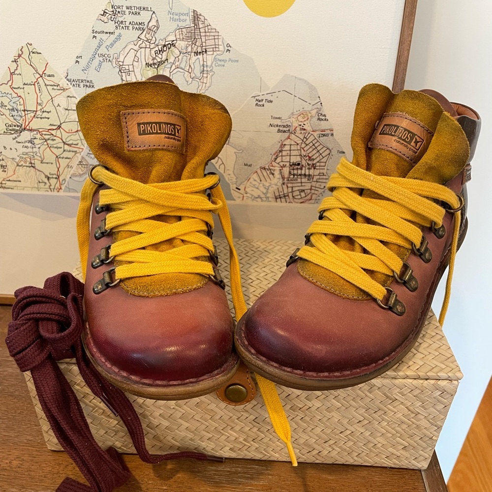 Pikolinos leather boots